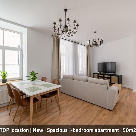 Spacious 1-Bedroom Apartment In The Heart Of Old Town Riga Exterior photo